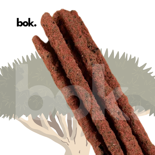 Caja e Incienso Natural Elemento Fuego con varilla artesanal elaborada con ingredientes naturales. Ideal para liderazgo, confianza, nuevos comienzos y crecimiento personal. Disponible en BOK Concept Store Ecuador con envíos a todo Ecuador.