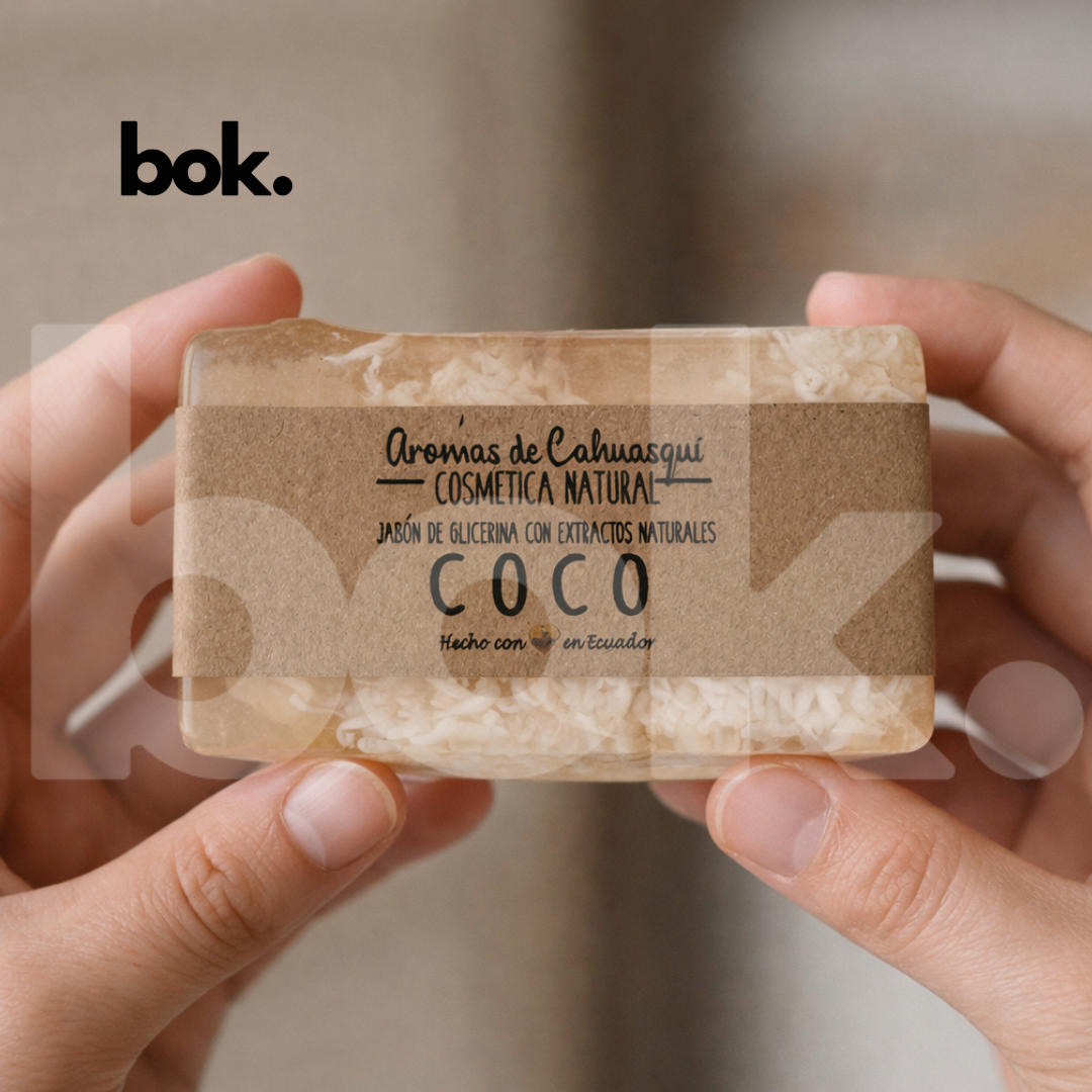 jabón artesanal de coco glicerina Ecuador jabón natural hidratante piel seca barra transparente con coco rallado cosmética natural BOK Quito
