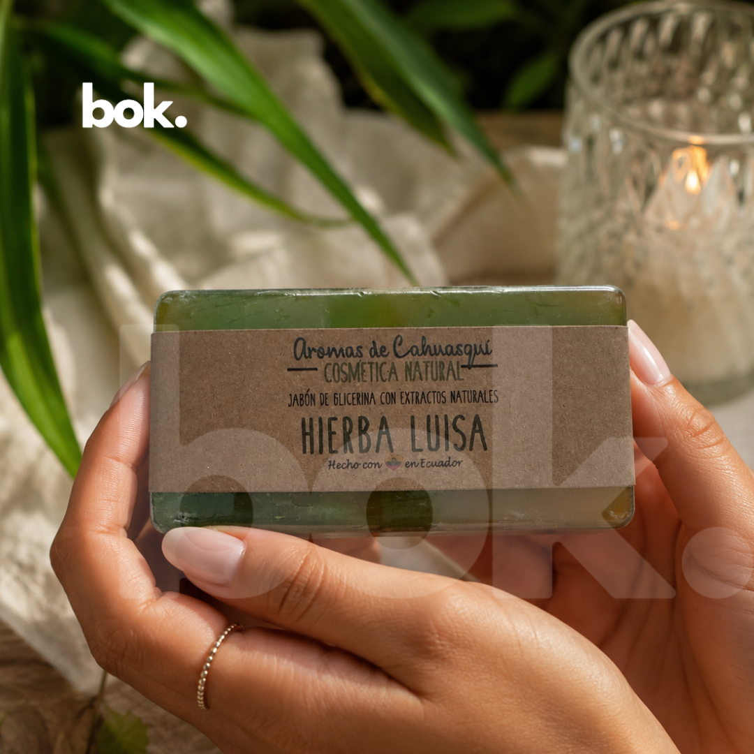 Jabón de Hierba Luisa disponible en BOK, jabón artesanal de glicerina para limpieza energética, renovación, claridad y bienestar en Ecuador.