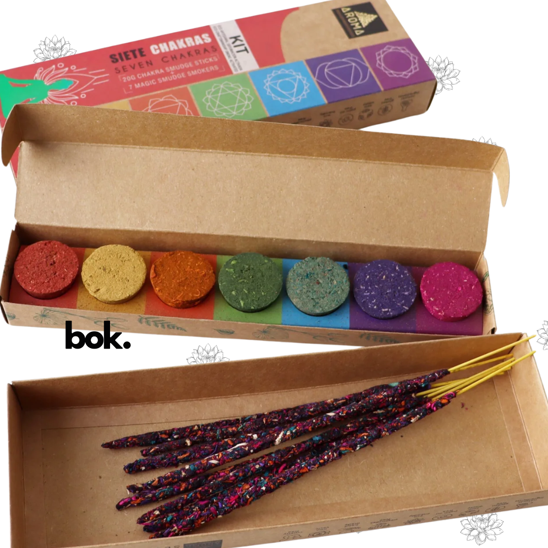 Persona utilizando el Kit de 7 Chakras BOK durante una práctica de meditación, equilibrando y armonizando la energía de sus chakras.