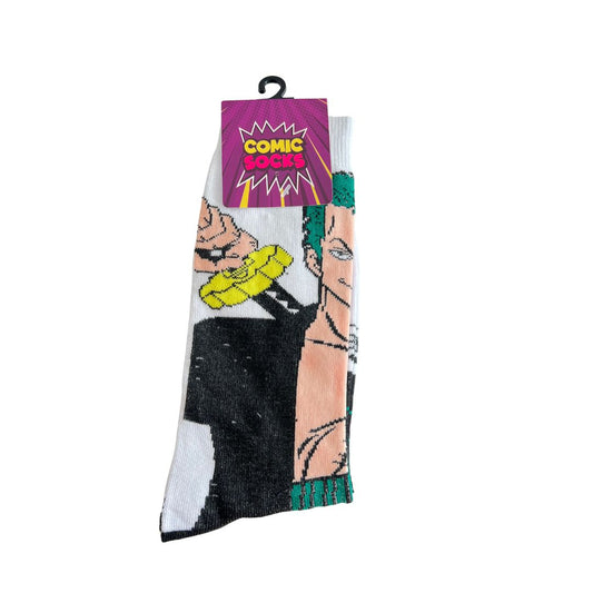 Medias largas con diseño colorido inspirado en los personajes de One Piece. Producto exclusivo de Comic Socks disponible en BOK Concept Store. Estilo anime, comodidad y energía aventurera en cada paso.