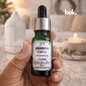 Aceite para difusor ANANDA de BOK Concept Store en frasco de vidrio verde de 10 ml, ritual de calma y armonía para crear ambientes tranquilos y de autocuidado consciente