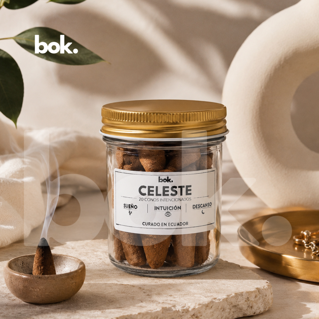 Conos intencionados CELESTE de BOK Concept Store Ecuador para descanso, sueño e intuición, conos aromáticos premium Backflow curados en Ecuador, frasco de vidrio reutilizable para rituales de bienestar, relajación y luxury wellness.