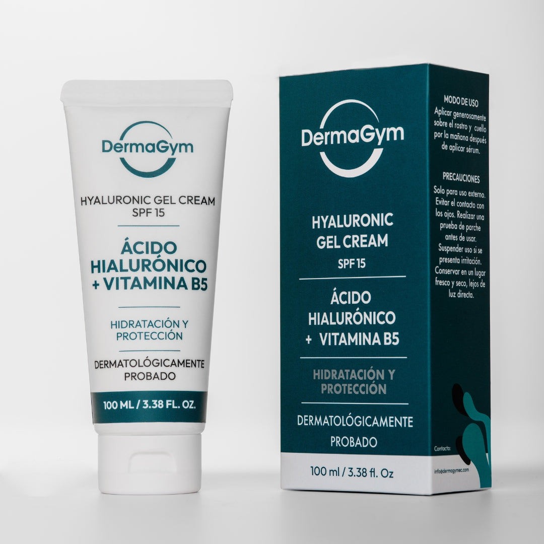 Crema hidratante de Ácido Hialurónico + Vitamina B5 junto a su caja, en fondo blanco, disponible en BOK Concept Store; hidratación ligera con SPF 15.