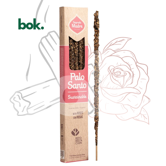 Incienso Natural de Palo Santo con Rosas, caja Sustainable de 8 varillas gruesas junto a su empaque, disponible en BOK Concept Store Quito, Ecuador.