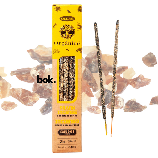 Incienso de Frankincense artesanal, hecho a mano con resina natural en la India, en presentación para el hogar o rituales espirituales.
