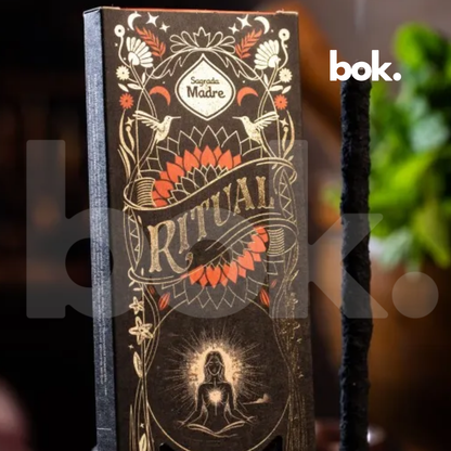 Incienso natural Brillar para acompañar rituales de confianza personal, afirmaciones, visualización y empoderamiento, disponible en BOK Concept Store Quito Ecuador