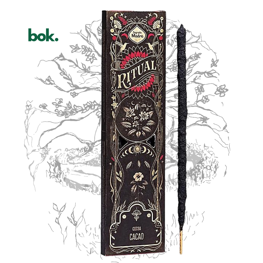 incienso ritual de cacao 100% natural de BOK Concept Store Ecuador en empaque premium con diseño elegante, ideal para crear una atmósfera cálida, acogedora y de bienestar