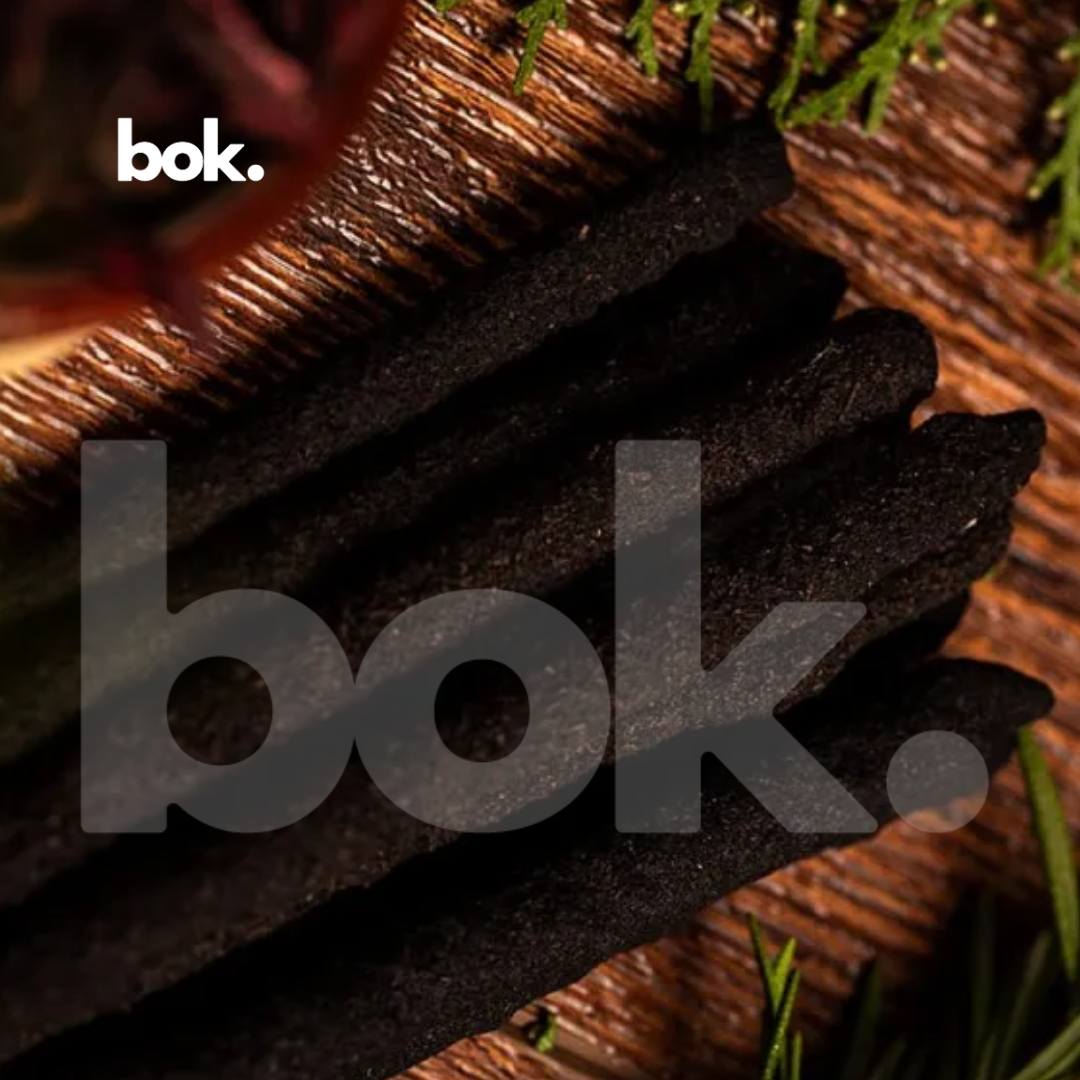 incienso artesanal natural de empoderamiento con varillas visibles y empaque sofisticado, seleccionado por BOK Concept Store para acompañar rituales de crecimiento personal, creatividad y conexión interior