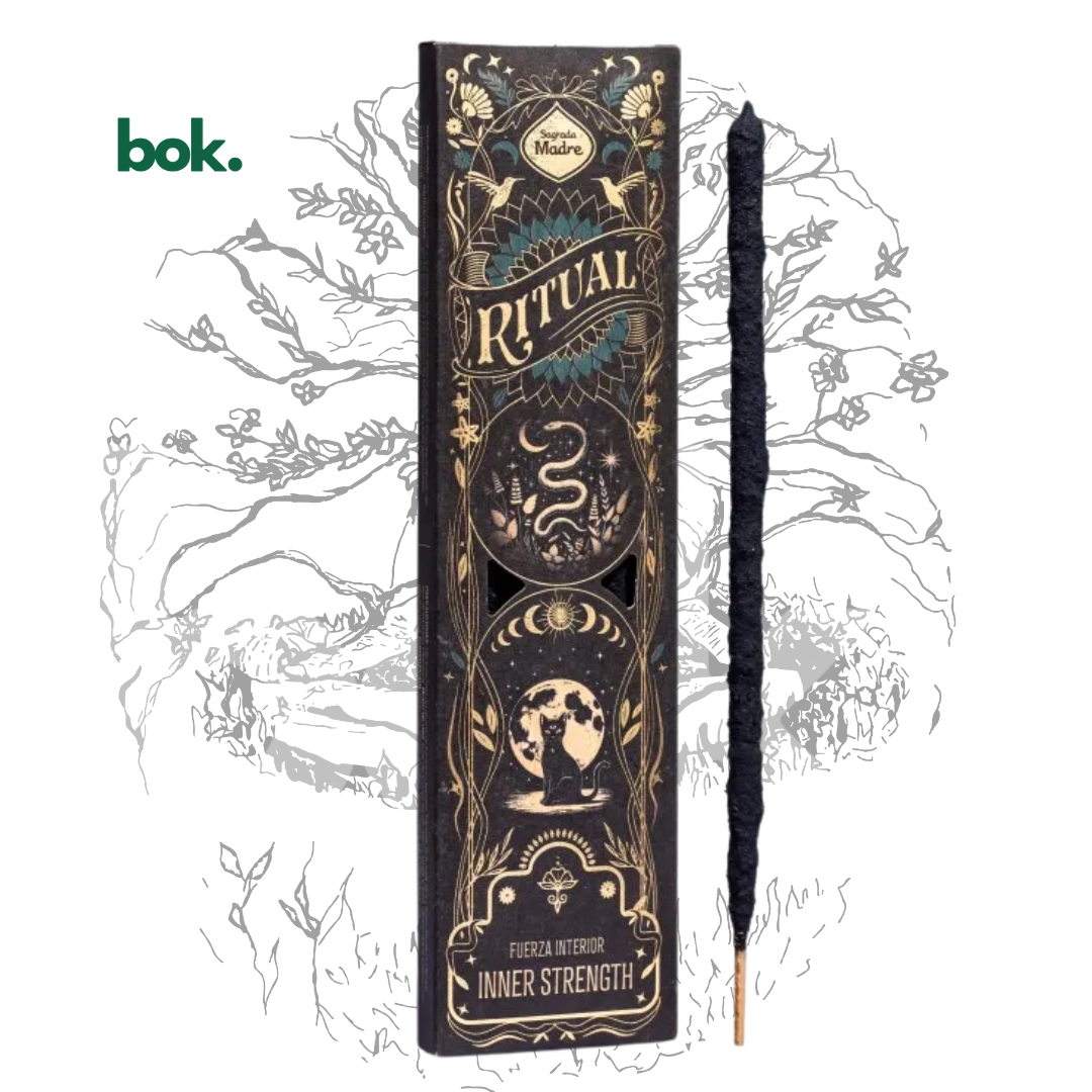 incienso ritual de fuerza interior 100% natural de BOK Concept Store Ecuador en empaque premium con diseño elegante, ideal para crear un ambiente de equilibrio, confianza y bienestar
