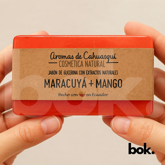 Jabón artesanal de glicerina con extractos de maracuyá y mango 150g Aromas de Cahuasquí, disponible en BOK Concept Store Ecuador, cosmética natural tropical e hidratante