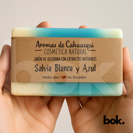 Jabón artesanal de glicerina con extractos de salvia blanca y azul 150g Aromas de Cahuasquí, disponible en BOK Concept Store Ecuador, cosmética natural purificante e hidratante