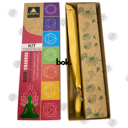 Incienso de 7 Chakras BOK y bombita de defumación activada, en un ritual de sanación energética para armonizar los chakras.