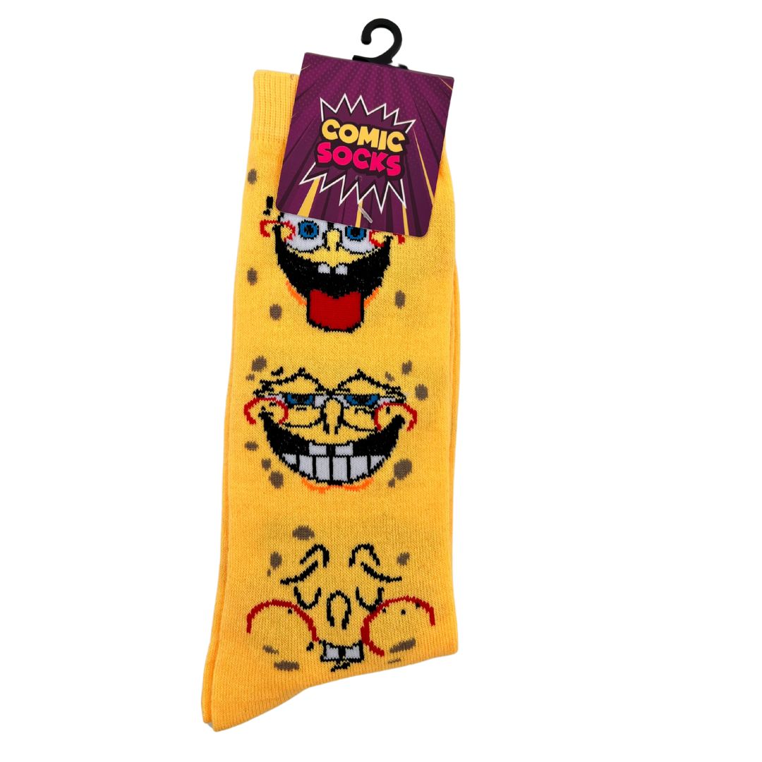 Medias Esponja Amarilla de Comic Socks disponibles en BOK Concept Store, diseño en color amarillo vibrante con la imagen de un personaje marino divertido, largas, cómodas y perfectas para un look alegre y original
