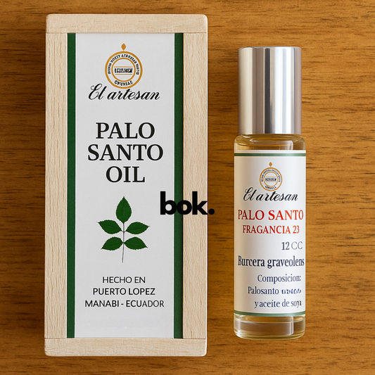 Aceite de Palo Santo artesanal en frasco roll-on con caja de madera, producto natural de Puerto López Manabí, bienestar y aromaterapia, BOK Concept Store.