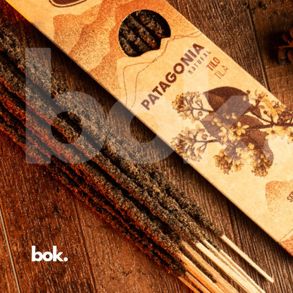 varillas de incienso artesanal de tilo patagonico, incienso natural para relajacion, descanso y dormir mejor, producto espiritual de bok concept store ecuador con aroma herbal suave para armonizar espacios
