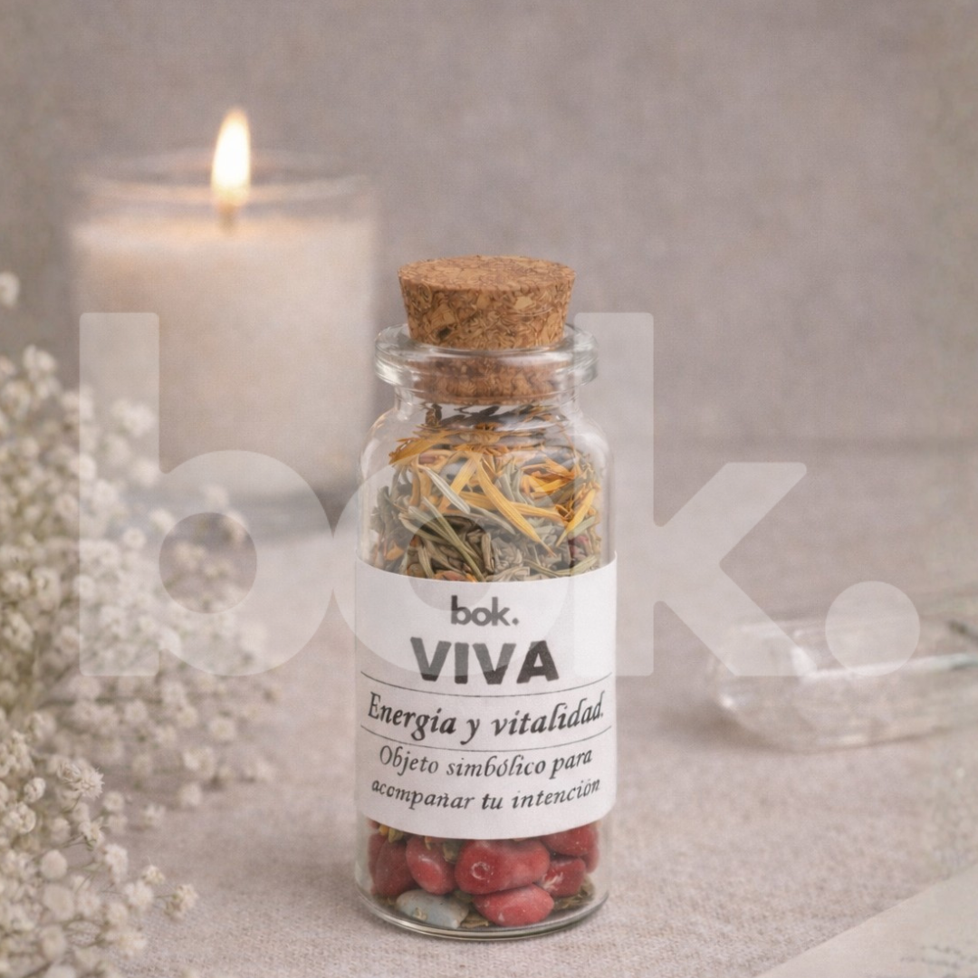 VIVA botellita ritual de BOK Concept Store para acompañar intención de energía y vitalidad, producto artesanal en Ecuador.