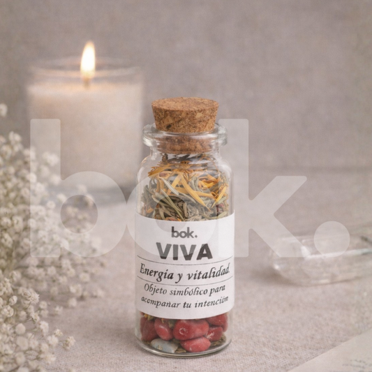 VIVA botellita ritual de BOK Concept Store para acompañar intención de energía y vitalidad, producto artesanal en Ecuador.